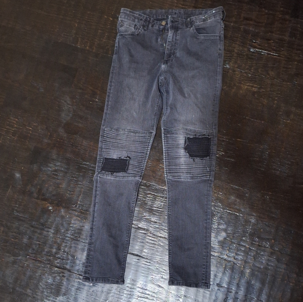 H&M Gray Skinny Jeans with Distressed Design and Black Accents
